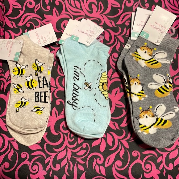Xhilaration Accessories - Bumble Bee Sock Set
